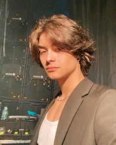 Christian daloi Aesthetic Guys, On Fire, Celebrities Male, Face Claims, Haircuts For Men, Mens Hairstyles, Hair Cuts, Long Hair Styles