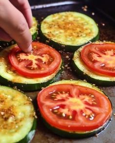 Tomato Bites, Best Zucchini Recipes, Easy Zucchini Recipes, Zucchini Tomato, Healthy Vegetable Recipes, Roasted Vegetable Recipes, Vegetable Side Dishes Recipes, Easy Zucchini, Low Carb Zucchini