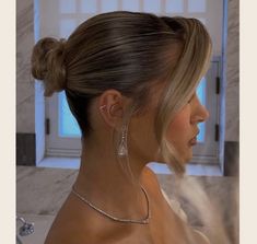 Modern Hairstyles Wedding, Sleek Updo Hairstyles Classy, Slick Bun With Front Pieces Out, Sleek Updos For Long Hair, Chic Bun Hairstyle, Sleeked Hairstyles, Sleek Bun Updo, Tight Bun Hairstyles, Bun Hairstyles For Curly Hair