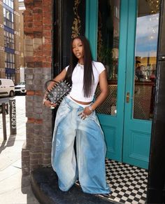 @tori_bb Fav Pants, Baddie Streetwear, Streetwear 2023, Baggy Fashion, Fashionista Outfits, Street Style Outfits Casual, Mom Jean, July 3, Streetwear Fashion Women