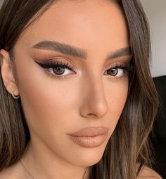 Zendaya Makeup, Winter Wedding Makeup, Mekap Mata, 20 Makeup, Natural Glam Makeup, Classy Makeup, Eyeliner Eyebrows, Prom Eye Makeup