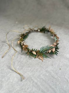 Greenery and bronze flower hair crown perfect for brides. The flower crown is made of preserved ferns, bronze sprayed leaves, grass and other trinkets used for arranging. When stored in dry and dark place, our products last 10-15 years. We can also make you other matching accessories. Please message me for more information. :) ---------------------------------------------------------------- SHIPPING INFO For EU orders: Your package will arrive in about 5-8 days after it has been shipped. For int Forest Wedding Hairstyles, Woodland Fairy Wedding, Ferns Wedding, Faerie Wedding, Wedding Hair Crown, Woodland Crown, Fern Wedding, Wedding Fairy, Green Crown