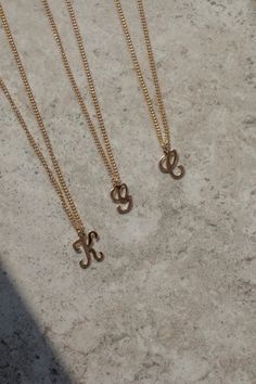 Make it personal with our Gail necklace. Treat yourself or a loved one to this necklace featuring a mini curb chain and a cursive initial pendant. 14k gold filled A Cursive, Soft Jewelry, Necklace Initial, Initial Necklace Gold, Monogram Necklace, Letter Pendants, Initial Pendant, Curb Chain, Jewelry Pouch