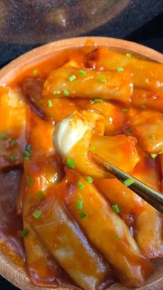 Cheese & Hotdogs Rice Paper Tteokbokki Recipes With Rice Paper, Rice Paper Tteokbokki, Healthy Spring Rolls Recipe, Recipes With Rice, Healthy Spring Rolls, Rice Paper Recipes, Hot Dog Sauce, Spring Roll Recipe