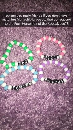 4 Friendship Bracelets, New Dimension Aesthetic, Friend Group Bracelets, What To Write On Bracelets, Pony Bead Jewelry Ideas, Portals Tour Bracelets, Kandi Friendship Bracelets, Good Omens Inspired Outfit, Kandi Bracelets Ideas Words