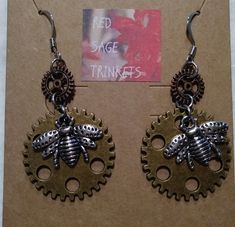 Steampunk earrings just $10 at www.etsy.com/shop/RedSageTrinkets See what else is new for summer! Steampunk Costume Ideas, Recycle Jewelry, Steampunk Clothes, Diy Steampunk, Spoon Ornaments, Diamond Star Earrings, Steampunk Inspiration, Elephant Charm Necklace