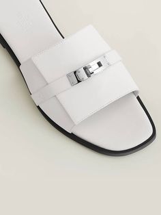 Gender: Women Brand: HERMES Product Name: Julia Sandals Calfskin Palladium Hardware Blanc Bags Alora Code: 73777335 Origin: Italy Designer Style ID H231056Z 90 Designer Style, Product Name, Handbag Backpack, Travel Bags, Women Brands, Calf Skin, Clutch Bag, Shoulder Bag, Tote Bag