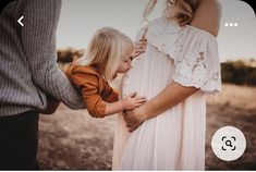 Fall Maternity Family Photoshoot, Maternity With Daughter, Maternity Photos With Daughter, Mother Daughter Maternity Pictures, Family Of 3 Maternity Pictures, Mother Daughter Maternity