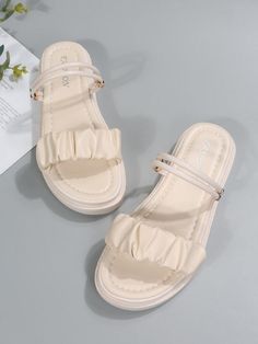 Sandalias deportivas con diseño fruncido multidireccional desgaste de talón abierto | SHEIN USA Pretty Sandals Flat, Sandal Aesthetic, Sandals Aesthetic, Trendy Sandals, Summer Heels, Fashion Slippers, Samara