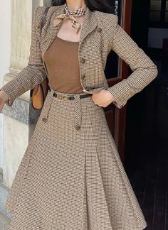 Dandy Look, Plaid Wool Skirt, Muslim Fashion Dress, Mode Casual, Wool Skirt, Formal Dresses For Women, Wool Skirts