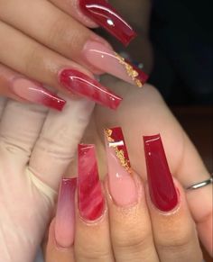 Red Pink And Gold Nails, Red Acrylic Nails Coffin Designs, Nails For Red Outfit, Baddie Nail Art Designs Long, Square Long Nails Ideas, Red Nail Designs Long, Red Nail Inspo Coffin, Acrylic Nails Inspo Baddie, Acrylic Nail Designs Long Square