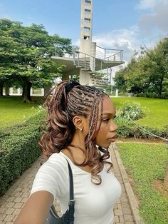 Short French Curls Braids Bob, Short Jumbo Knotless Braids, Jumbo French Curl Braids, Short Braids With Curly Ends, French Curls Braids Short, Short Knotless Braids With Curly Ends, Ombre Knotless Braids, Jumbo Box Braids Styles, Braids Bob