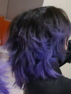 Hair Color Ideas Dyed, Short Hair With Tips Dyed, Black And Purple Wolfcut, Dark Purple Tips Hair, Purple And Black Hair Men, Short Wavy Hair Dye Ideas, Purple Hairstyles Short, Purple And Blue Hair Short, Purple Tips Short Hair