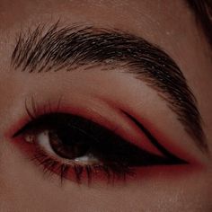 Primrose Azelhart, Azula Aesthetic, Black And Red Makeup, Red Makeup Looks, Champagne Supernova, Princess Azula, Club Makeup, Black Eye Makeup, Concert Makeup