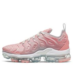 Nike Womens Air VaporMax Plus 'Bleached Coral' Bleached Coral/Metallic Platinum/Pure Platinum Marathon Running Shoes/Sneakers Vapormax Nike, Bleached Coral, Tn Plus, Futuristic Shoes, Air Vapormax Plus, Nike Air Vapormax Plus, Nike Vapormax, Nike Shoes Air Max, Marathon Running Shoes