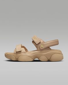 Jordan Deja Women's Sandals. Nike.com Sandals Nike, Fashion Goals, Girly Shoes, Urban Looks, Shoes Collection, Chunky Sneakers, Women's Sandals, Shoe Collection