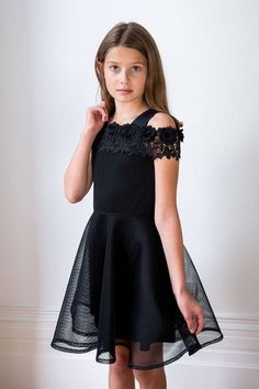 Black Dress Floral, Preteen Clothing, Preteen Fashion, Bandeau Dress, Frock Design, Girls Fashion Clothes