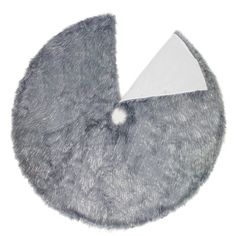 a piece of gray fur with a white triangle on the top and bottom part of it