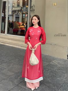 At Ao Dai by CuteSass, you will find the most stylish ao dai in wide size range and at reasonable prices. We are moving our ao dai collection from CuteSass here to provide you with the best experience.  You can read our 5000+ reviews at: cutesass.etsy.com ❣️ This set includes one Ao Dai Top, 1 Pants Style: Modernized  Material: Chiffon. Non Stretch ❣️ This beautiful and modern ao dai set is perfect for any special occasions: Lunar NewYear, Mid Autumn Festival, Attending Wedding, or a Family phot