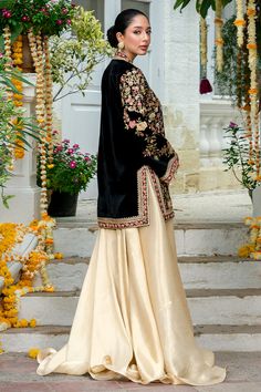 Neda – Sania Maskatiya International Dhaka Pajama, Designer Indian Wear, Sania Maskatiya, Black Velvet Shorts, Black Is Beauty, Groom Outfit Ideas, Embroidered Birds, Bride And Groom Outfit, Pakistani Suit