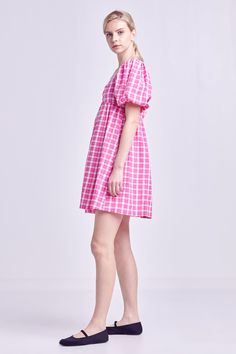 A summertime must-have, this Gingham Linen Sweetheart Baby Doll is as comfortable as it is chic. With its textured fabric, gingham print and sweetheart neckline, this mini dress is perfect for a day spent exploring the city or relaxing on the beach. The short puff sleeves and side pockets add a touch of femininity and functionality, while the lining ensures a perfect fit. For best results, hand wash cold and iron low. Textured Gingham Sweetheart neckline Short puff sleeves Mini length Side pockets Lining Shell: 50% Polyester 50% Cotton Lining: 80% Polyester 20% Cotton HN334D Total length: 35.50" Bust: 33.75" S POWDER BLUE: Height 5'8.5" / Bust 32" / Waist 24" / Hip 34" PINK: Height 5'10" / Bust 32" / Waist 24" / Hip 35" Relaxing On The Beach, Gingham Linen, Casual Party Dresses, Maxi Dress Sale, Pink Maxi, Fashion Night, Gingham Print, Pink Maxi Dress, Pink Outfits