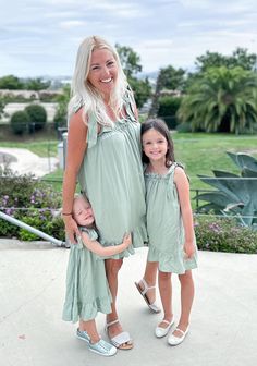 Mommy and Me dresses | Mommy and Me matching outfits | Mommy and me outfits | Mom Daughter Dress | Mommy and Me Gifts | Mother's day gift Now the whole Family can match in these beautiful matching Shirts and Dresses. Please note: Items need to be added to the basket separately in order to receive the set. Now you can match your little one in these amazing matching Mommy and me Dresses! 100% Rayon These stylish, Trendy and super comfortable Mother and daughter Dresses are made from light Rayon Fa Mom Daughter Dress, Mother And Daughter Dresses, Mom And Baby Outfits, Outfits Mom, Daughter Dress, Mother Daughter Matching Outfits, Mother Daughter Dress, Mommy And Me Dresses, Father And Daughter