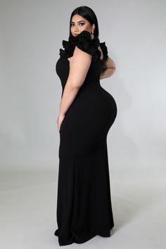 Graduation Dress Plus Size, Plus Size Evening Dress, African Attire Dresses, Beautiful Black Dresses, Elegant Lady, Ruffles Fashion, Evening Dresses Plus Size, Evening Dresses Elegant, Long Summer Dresses