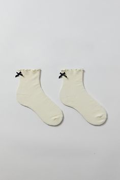 Ruffle White Socks, Kk Gift Ideas, Winter Socks Women, Cute Socks Aesthetic, Coquette Socks, Girly Socks, Socks Ruffle, Cute Ankle Socks, Spooky Basket