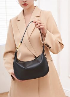 Ce sac à bandoulière en cuir élégant et polyvalent est parfait pour la femme moderne en déplacement. Longue bandoulière réglable, ce sac à bandoulière tendance pour femme peut être porté de deux façons : comme sac à bandoulière ou en bandoulière. Fabriqué à partir de cuir de haute qualité, ce sac à bandoulière chic offre suffisamment d'espace pour tous vos essentiels quotidiens.


 MATÉRIEL - Fabriqué à 100% en cuir fendu de vachette de haute qualité, de couleur unie, agréable au toucher, délic Parisian Bag Style, Trendy Evening Crossbody Baguette Bag, Fall Shoulder Bag With Gold-tone Hardware, Luxury Baguette Shoulder Bag With Single Strap, Luxury Shoulder Bag With Single Strap And Top Handle, Luxury Baguette Bag With Single Shoulder Strap, Office Shoulder Bag With Top Handle And Adjustable Strap, Modern Hobo Bag With Zipper Closure For Office, Luxury Leather Baguette Bag With Single Shoulder Strap