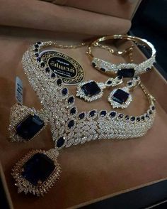 Luxury Jewelry Aesthetic, Most Expensive Jewelry, Logam Mulia, Queen Jewelry, Fine Jewelery, Classy Jewelry