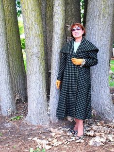 "Edwardian style ,vintage 50s,olive green and black, small plaid, houndstooth , anglo fabric, 100% wool ,swing , long coat. Made by Swansdown. Open front. Raglan sleeve. Large capelet style collar. Two front hiding pockets. Heavy, warm lining with olive green , shimmery lining on the top. Runway, classy, rich, rare, stylish, warm, comfortable. Excellent condition. Well preserved. No any damage, no discoloration, no odor. More heavy, then light. Size Medium. Lenght :45,0\" Bust:42,0\" Shoulder sl Vintage Houndstooth Outerwear For Winter, Vintage Fitted Cape Outerwear, Edwardian Style, Cotton Jumpsuit, Edwardian Fashion, Green And Black, Black Wool, Vintage Boho, Long Coat