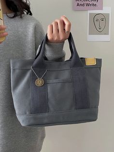 Bolso de cubo de lona con detalle de parche, bolso japonés de moda Gris Casual   Poliéster Liso Bolsa cubo   Women Bags, size features are:Bust: ,Length: ,Sleeve Length: Tas Denim, Minimalist Tote, Japanese Bag, Chic Pink, Word Wrap, Bag Canvas, Satchel Bag, Bag Bag, Square Bag