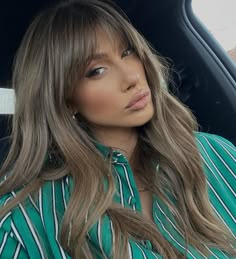 Mushroom Brown Hair Color With Bangs, Elegant Hair With Bangs, Kardashian Bangs, Brown Hair With Fringe, French Balayage, Bangs Balayage, Fine Hair Bangs, Mouse Hair, Hairstyles For Layered Hair