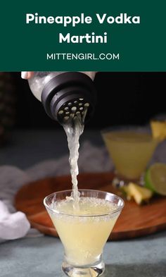 Pineapple Vodka Cocktails, Orange Vodka Cocktails, Pineapple Martini, Vodka Martini Recipes, Pineapple Martini Vodka, Summer Martini Recipes, Pineapple Cocktail Vodka, Pineapple Martini Recipes, Pineapple Lemon Drop Martini