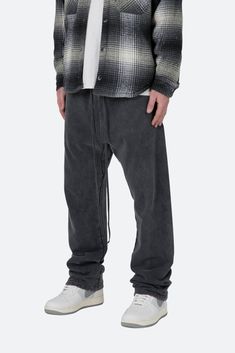 the Relaxed Every Day Sweatpants are designed with a relaxed fit throughout, featuring an elasticized self waist, tonal cotton drawstrings, standard hem at the leg opening, and finished in both a vintage washed and brushed fleece fabric. details relaxed fit 100% cotton, 360 gsm model is 6’1, 140 lbs and wears a size medium 140 Lbs, Fuzzy Cardigan, Denim Patches, Denim Flares, Fabric Details, Black 7, Holiday Fashion, Fleece Fabric, Black Sweaters