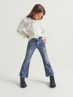 Kids Studio, Jean Flare, Zara Girl, Zara Kids, Jeans Kids, Kids Portraits, Flared Jeans, Fashion Kids, Childrens Fashion