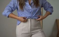 Silk Shirt Outfit, How To Wear Shirt, Sleek Outfit, Outfit Tips, Front Tuck