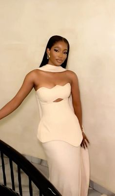 Idea For a black tie occasion Evening Dress Black Women, White Dress Outfit Black Women, Bridal Shower Dresses For Guest, Elegant Lifestyle Aesthetic, All White Photoshoot, Formal Dinner Dress, Dinner Dress Classy, Classy Girl, Black Tie Dress