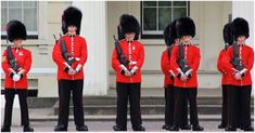 British Guard, Irish Guards, Coldstream Guards, Grenadier Guards, British Army Uniform, Travel London, British Armed Forces, London Attractions