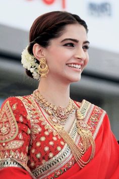 Saree Designs Party Wear, Indian Woman, Indian Bridal Fashion, Indian Bridal Outfits, Sonam Kapoor, Indian Wedding Outfits, Indian Designer Outfits