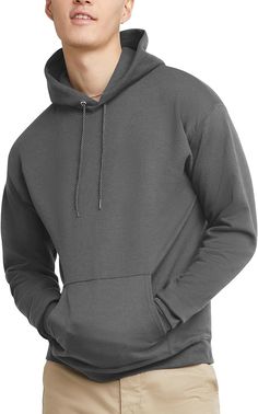 These men’s workout shirts are top trending in 2024 seam for quality and durability, plus a dyed-to-match drawstring at the hood.  Getting rid of itchy tags is super easy. Simply tear it off for comfort that lasts all day. Hoodie Styling, 70s Men Fashion, 90s Fashion Men, Basic Hoodie, Mens Hoodie, Stylish Mens Outfits, Sweatshirt For Men, Business Casual Men, Active Hoodie