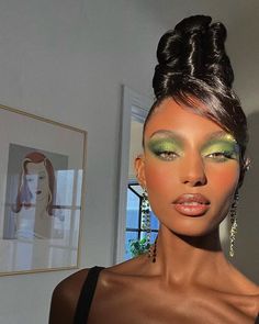 Mane Addicts, More Is More, Green Makeup, Creative Eye Makeup, Kiss Makeup, Editorial Makeup, Baddie Hairstyles, Glam Makeup, Girls Makeup