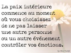 a white flower with the words la paix interieue comment au moment ou chosesse