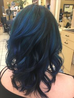 Colors For Hair Ideas, Blue Hair Inspo Short, Blue Hair Dye Ideas For Brunettes, Skunk Stripe Hair Blue, Black And Blue Hair Ideas, Blue Layered Hair, Blue Stripes Hair, Blue Skunk Stripe Hair, Dark Blue Hair Color Ideas