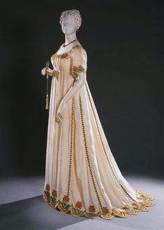 Woman's Dress, around 1805–10, England. Ivory silk plain weave with multicolored silk embroidery in padded satin, buttonhole, and whipped running stitches and French knots. : fashionhistory Georgian Accessories, The State, Regency Era Fashion, Regency Period, Hermitage Museum, Court Dresses, Regency Dress, Dress History