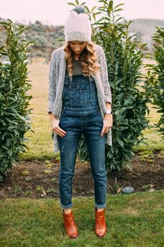 Overalls Outfit Winter, Style Salopette, Overalls Outfits, Trendy Overalls, Style Overalls, Overall Outfit, Overalls Outfit, Denim Overalls, Mode Vintage