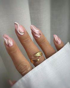 Swirl nails, swirl nail designs, swirl nail art, summer nails, swirl nail ideas and summer nail colors over on the blog. Swirl Nail Art, Pointy Nails, Chrome Nails Designs, Graduation Nails, Summery Nails, Girly Acrylic Nails, Casual Nails, Short Square Acrylic Nails, Almond Nails Designs