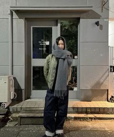 Japanese Street Fashion Winter, Muffler Style Women, Muffler Outfit, Women's Winter Outfit, Outfit Ideas Streetwear, Japan Outfits, Japan Fashion Street, Fits Streetwear, Japan Outfit