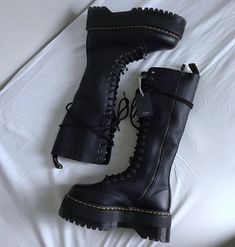 Womens Punk Fashion, Botas Grunge, Fancy Shoes, Shoe Inspo, Chunky Boots, Grunge Style