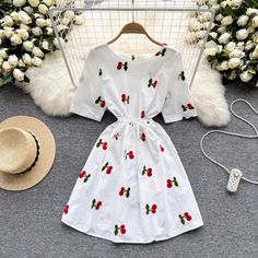 Fairy dress,floral dress , cute floral waist-in A-line dressMaterial:tulleStyle:sweetColor: as pictureFeatures:floral applique,cuteSize: one size(cm) S,M,L ,XL,2XL 1inch=2.54cm 1cm=0.39inchS:shoulder:35,bust:86,waist:68,sleeve:26,length:85&ltp&gtM:shoulder:36,bust:90,waist:72,sleeve:27,length:86</p>&ltbr/>&ltp&gtL:shoulder:37,bust:94,waist:76,sleeve:28,length:87</p>&ltbr/>&ltp&gtXL:shoulder:38,bust:98,waist:80,sleeve:29,length:88</p>&ltbr/>&ltp&gt2XL:shoulder:39,bust:02,waist:84,sleeve:30,length Cute A-line Mini Dress With Floral Print, Summer Floral Dress With Applique For Garden Party, White Sweet Mini Dress For Summer, Floral Applique Dress For Summer Garden Party, Summer Floral Applique Dress For Garden Party, Cute Floral Dress For Garden Party, Sweet Floral Mini Dress For Spring, Cute White A-line Mini Dress, Sweet Dress For Spring Garden Party